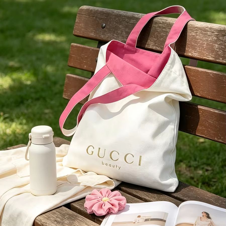 GUCCIs bag Women Canvas Tote B - огляд і ціна Women Bags White